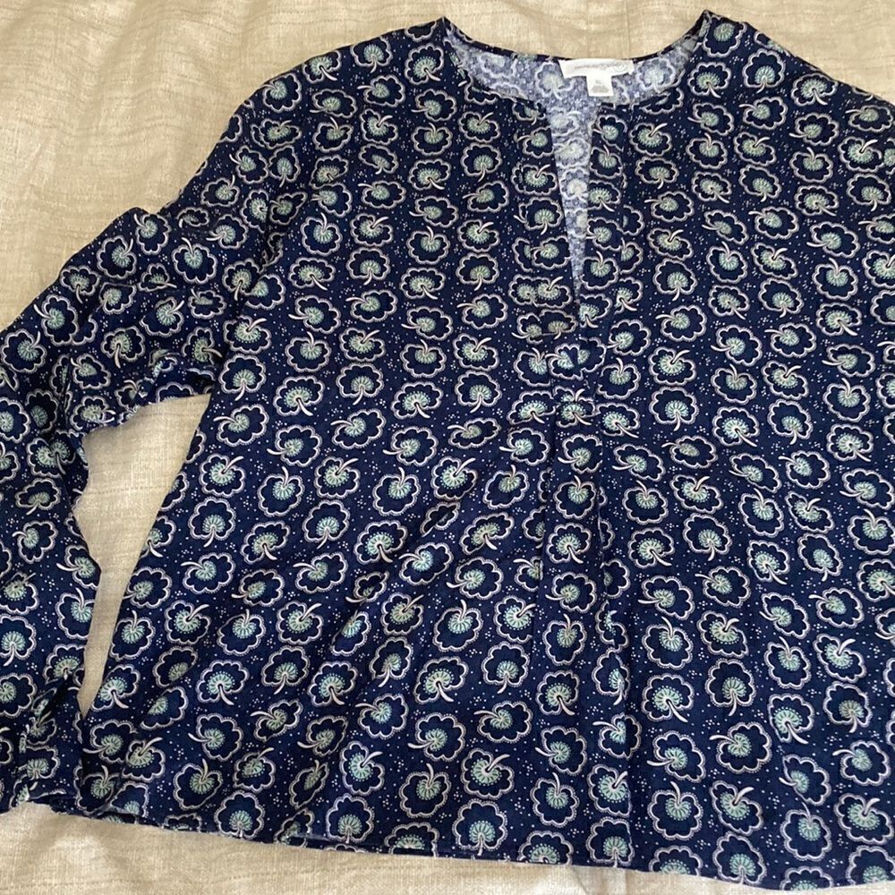 Treasure & Bond NWOT Long Sleeve Blouse with Split Neck in Navy. Size XL (16).
